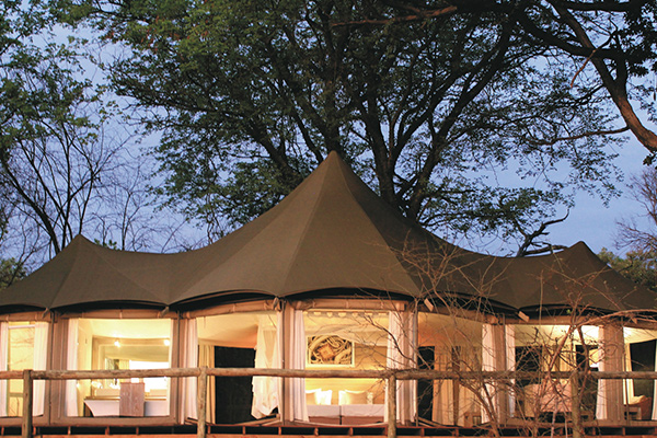 Namibia Nambwa Tented Lodge Unterkunft Bwabwata Nationalpark Tierleben